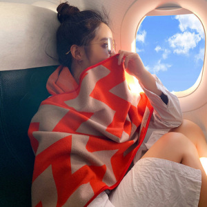 迪鲁奥(DILUAO)[新款围巾]2021秋冬季旅游围巾韩版女士空调房披肩加厚百搭菱形三角斗篷坎肩 桔色