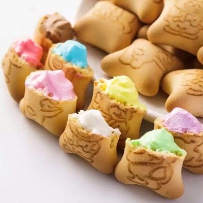 夹心酸奶巧克力草莓口味小熊饼干网红零食批发