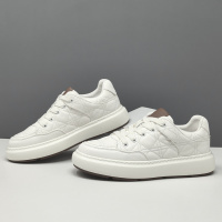 男生真皮厚底板鞋男款潮鞋头层牛皮欧洲站男鞋男士休闲小众增高鞋