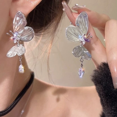 紫色锆石灵动蝴蝶耳环2025新款轻奢高级精致耳钉气质小众夸张耳饰送女朋友老婆情人节七夕生日礼物
