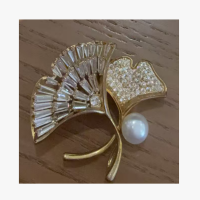 气质银杏叶百搭锆石微镶胸针女西装毛衣大衣胸花个性别针高档礼品-金色