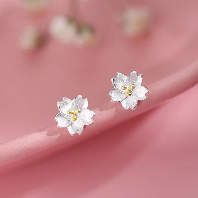 s925银针小樱花耳钉女日韩甜美小清新耳环春天时尚文艺简约耳饰送女朋友老婆情人节七夕生日礼物
