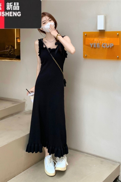 YIBUSHENG木耳边吊带连衣裙季2024新款甜美中长款收腰显瘦减龄外穿赫本裙