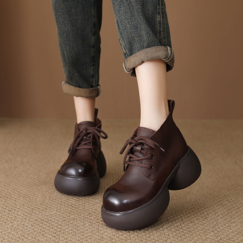 头层牛皮复古马丁靴女秋冬新款潮流百搭软底鞋短靴女手工缝制