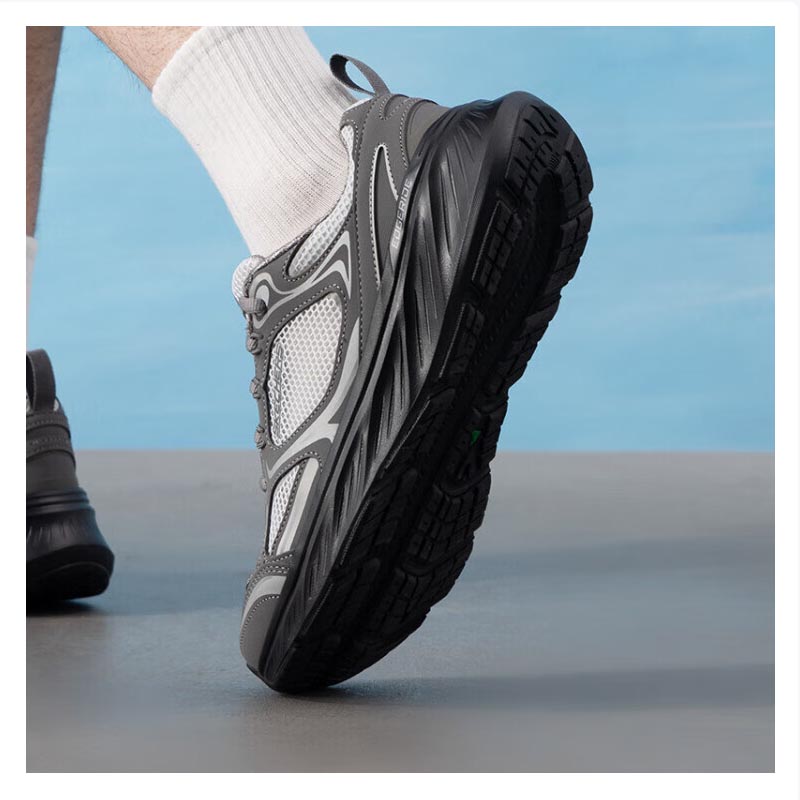 斯凯奇男款跑步运动鞋232919/CCBK-6.5双