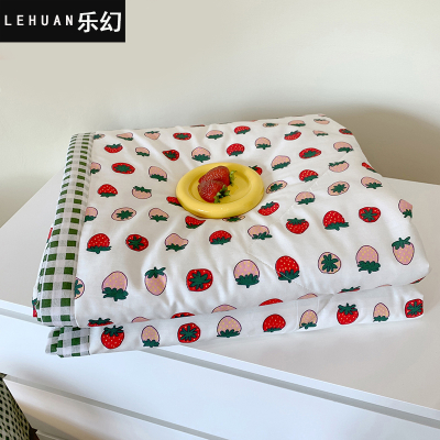乐幻(LEHUAN)家纺2021全棉印花夏被清新可爱风空调被时尚夏凉被儿童薄被学生被子被芯草莓季米LA150*200cm纯棉面料-