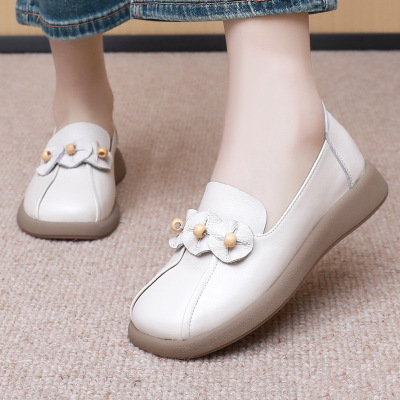 秋季真皮圆头妈妈鞋软底防滑厚底复古套脚女鞋民族风四季单鞋