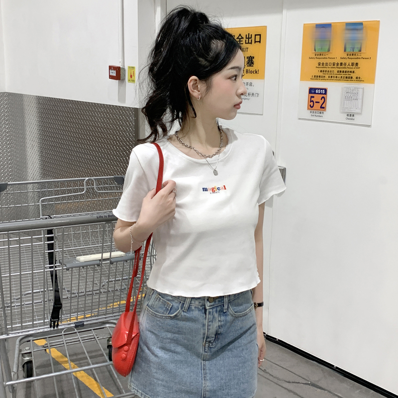 [100元任选3件]唐狮新款设计感白色短款小衫时髦短袖T恤女夏季辣妹紧身体恤x