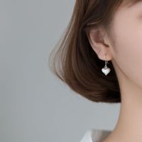 s925银针光面爱心耳钩女轻奢简约高级感立体心形耳环小众时尚耳饰
