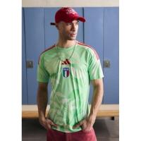 Adidas男士运动T恤轻便透气时尚设计适合各类运动