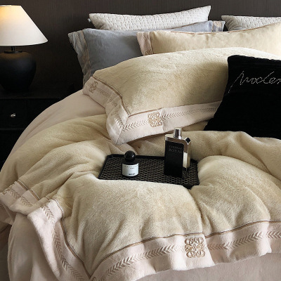 冬季简约轻奢保暖牛奶绒床盖款四件套纯色宽边刺绣加厚皮草绒床品