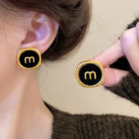 2024新款小众设计植绒字母m耳钉轻奢高级感耳饰港风时尚气质耳环送女朋友老婆情人节七夕生日礼物