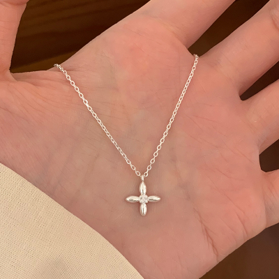 纯银幸运四叶草项链女款2025新款日常百搭锁骨链女高级感银饰送女朋友老婆情人节七夕生日礼物