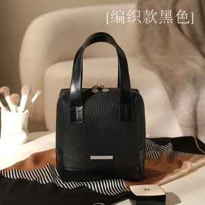化妆包女便携式收纳袋大容量2025新款高端品外出旅行分区收纳