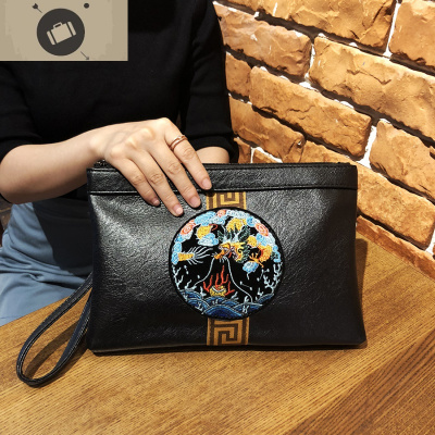 手拿包女小包新款女刺绣手挽包大容量信封包手机包休闲情侣包卡包艾狄伊娃女手包9925黑色