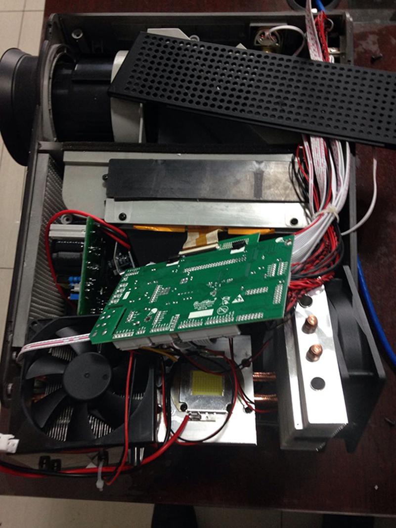 成越更换鑫亿科投影机投影仪LED灯泡人工费