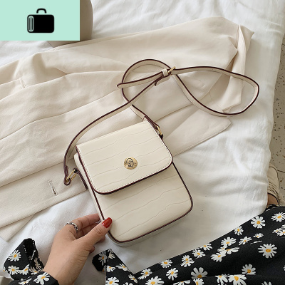 网红小包包女包2020夏天新款潮时尚流行斜挎小方包洋气百搭手机包NEW LAKE女斜挎包