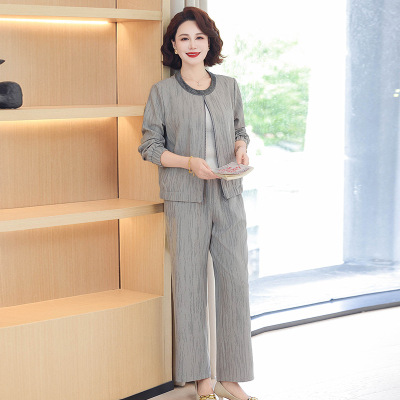 新款套装中年妈妈装秋装衣服时尚中老年女士休闲两件套服装大码女