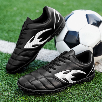 情侣款秋冬季新款纯色简约运动轻便舒适透气户外缓震套脚pu足球鞋