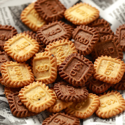 生椰拿铁味饼干海盐芝士薄脆小方饼干 混合口味[1斤500g]约90小包 起订量2份