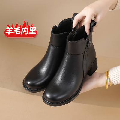妈妈棉鞋真皮短靴女粗跟加绒秋冬季中年中跟女皮靴中老年皮鞋