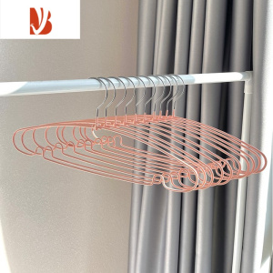 三维工匠成人浸塑衣架轻奢加粗金属家用挂衣防滑学生宿舍晾衣撑防肩角