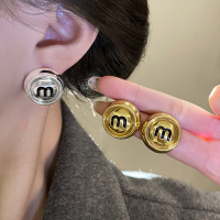 小香风字母几何耳钉女轻奢高级感气质大气耳环2025新款耳饰送女朋友老婆情人节七夕生日礼物