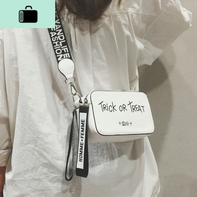 2020新款ins超火小包包女斜挎学生小方包单肩包韩版新款百搭森系NEW LAKE女士单肩包