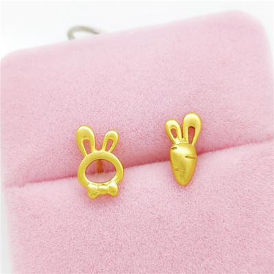 仿黄金沙金耳钉兔子萝卜不对称耳钉女 防过敏小巧可爱镀24K金耳环送女朋友老婆情人节七夕生日礼物