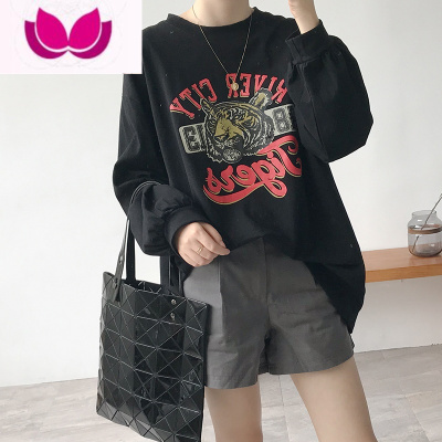 七斓白色t恤女秋装2023年新款港风气质宽松显瘦百搭长袖下衣消失体恤