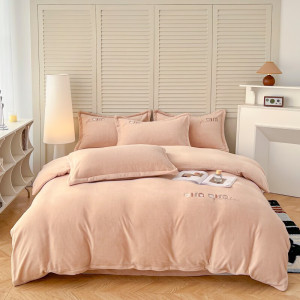 彼加曼 BGM-T2540全工艺加厚牛奶绒刺绣四件套-米杏(被套200*230cm)