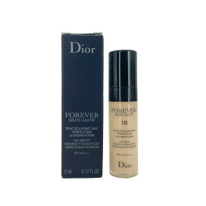 迪奥Dior克丽丝汀凝脂恒久亮泽粉底液1N号5ml*3 浅白色