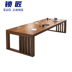 锁匠木质长桌