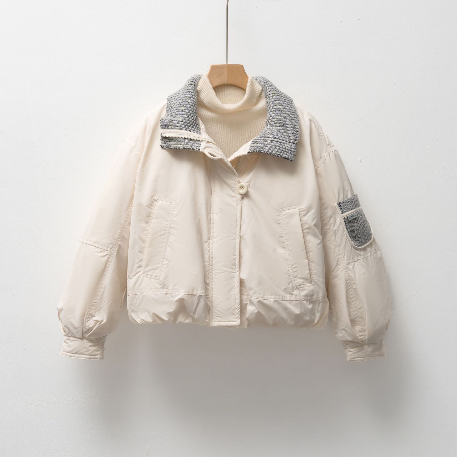 90鸭绒羽绒服女新国标休闲夹克型秋冬简约纯色宽松外套_855272