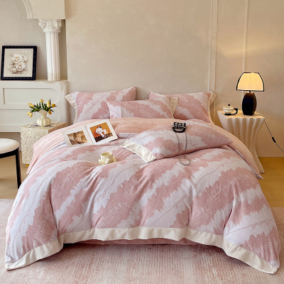 雕花牛奶绒四件套