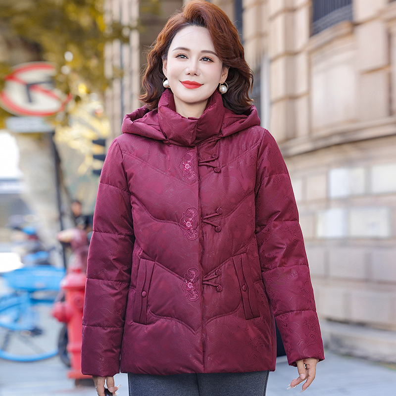 新款妈妈羽绒服女洋气中老年白鸭绒羽绒服保暖冬装外套冬季衣服女