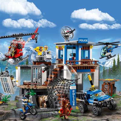 城市警察局移动流动指挥中心直升机飞机追捕乐高积木车拼装玩具山地特警总部705颗粒