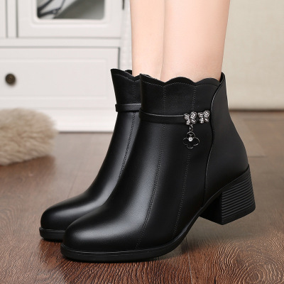 秋冬中跟妈妈棉鞋新款加厚加绒软底女皮靴中老年时尚低筒棉靴