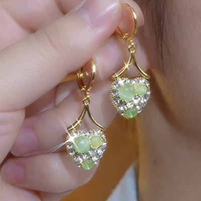 轻奢绿色猫眼石爱心耳环女简约百搭耳扣高级感甜美气质新款耳饰潮送女朋友老婆情人节七夕生日礼物