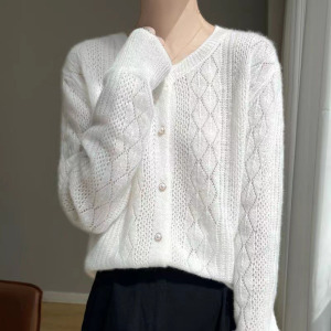 年秋冬新款仿羊毛圆领针织开衫珍珠扣镂空菱形钩花宽松外套女