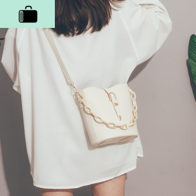 今年流行的小包包新款2020网红质感斜挎包女百搭ins单肩水桶包女NEW LAKE女斜挎包