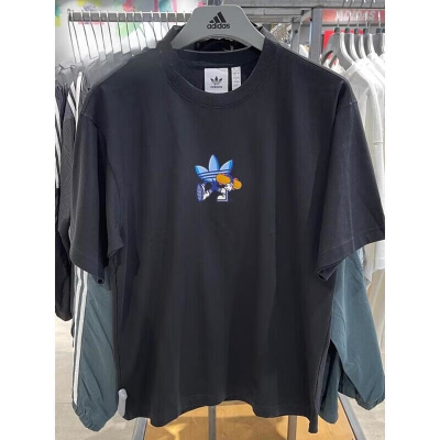 阿迪达斯 男装 新款运动休闲透气圆领短袖T恤 KC3111 D