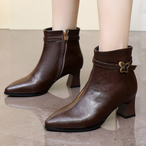 尖头短靴女粗跟25秋冬新款加绒真皮女靴百搭气质软底英伦风马丁靴