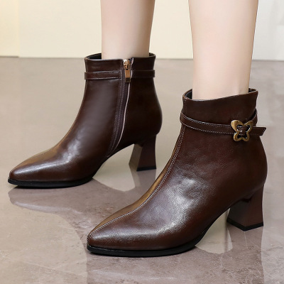 尖头短靴女粗跟25秋冬新款加绒真皮女靴百搭气质软底英伦风马丁靴