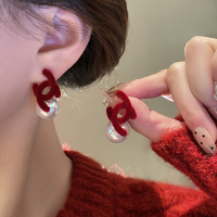 红色植绒珍珠耳钉轻奢高级感气质耳环2024新款小众设计耳饰女送女朋友老婆情人节七夕生日礼物