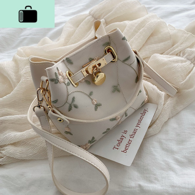 夏天小包包女包2020新款潮网红水桶包小清新夏天斜挎包女百搭insNEW LAKE女斜挎包