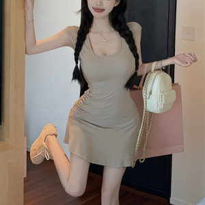 紫色U领短袖连衣裙女夏新款性感辣妹修身收腰显瘦A字短款裙子