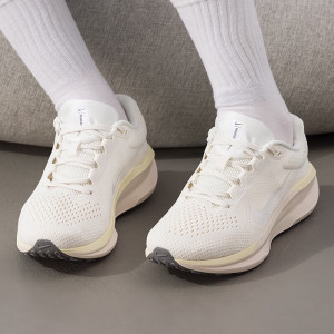 耐克(NIKE)女鞋新款运动鞋AIR WINFLO 11健身训练缓震耐磨跑步鞋IM6685-159 ZP