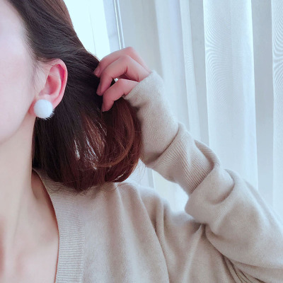 S925纯银毛绒圆形耳钉女秋冬日韩流行简约少女心软妹超萌可爱送女朋友老婆情人节七夕生日礼物