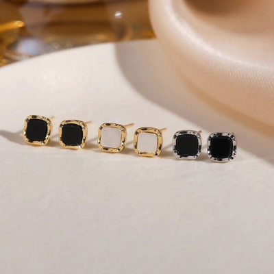 迷你精致黑色方形耳钉轻奢高级感小香风耳环精致小巧时尚气质耳饰送女朋友老婆情人节七夕生日礼物